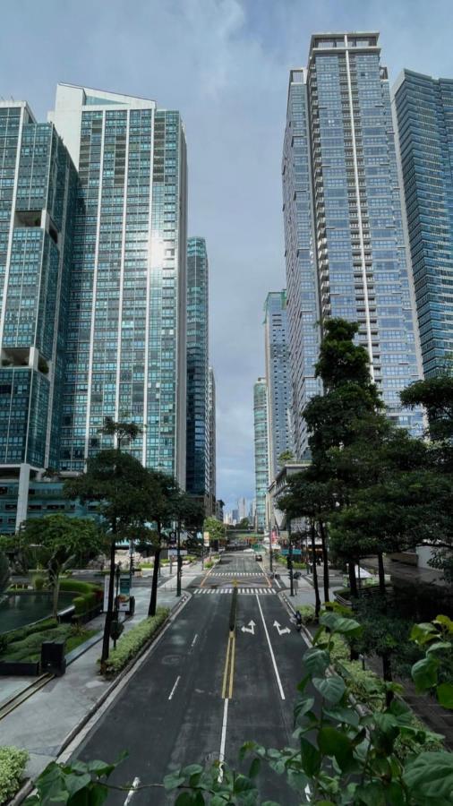 La Palazzo - Across Uptown Mall & Grand Hyatt Bgc Тагиг Экстерьер фото